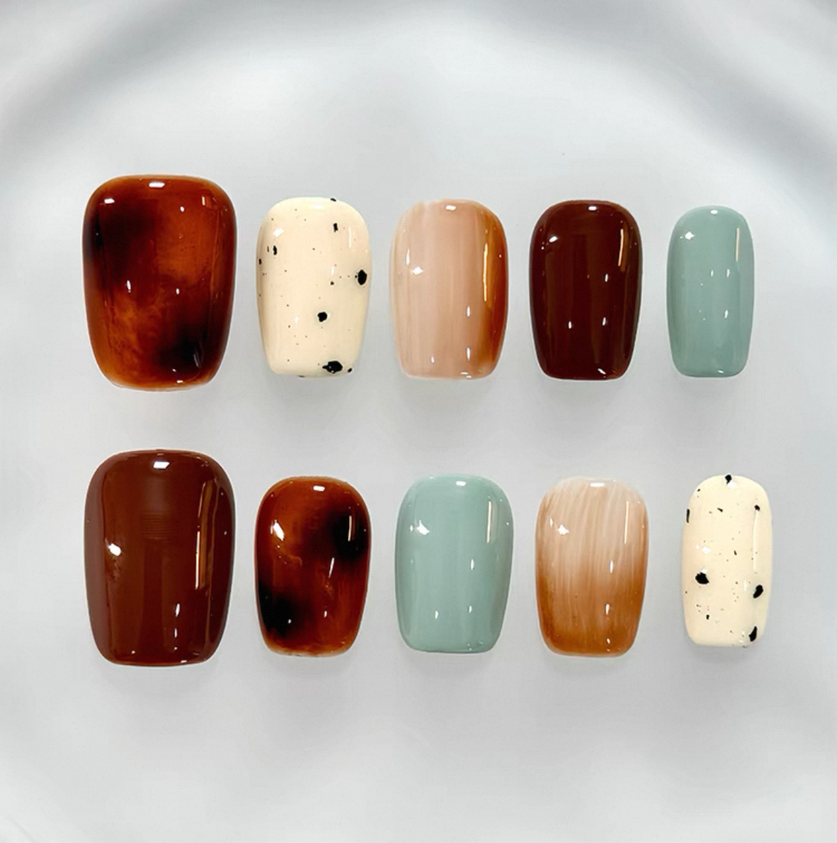 Everyday Cute - Earthy Tones Ombre - Customizable Handcrafted Press On Nails