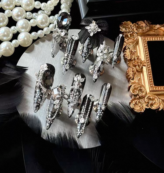 Charme Atelier - Black & Silver Glamour - Customizable Handcrafted Press On Nails