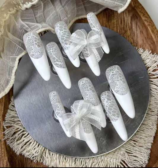 Charme Atelier - White Lace and Bows - Customizable Handcrafted Press On Nails
