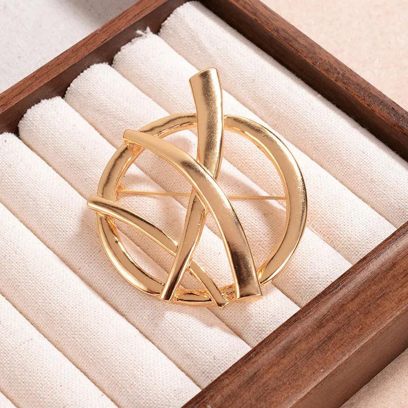 Simple Antique Gold-Plated Brooch - Elegant Charme