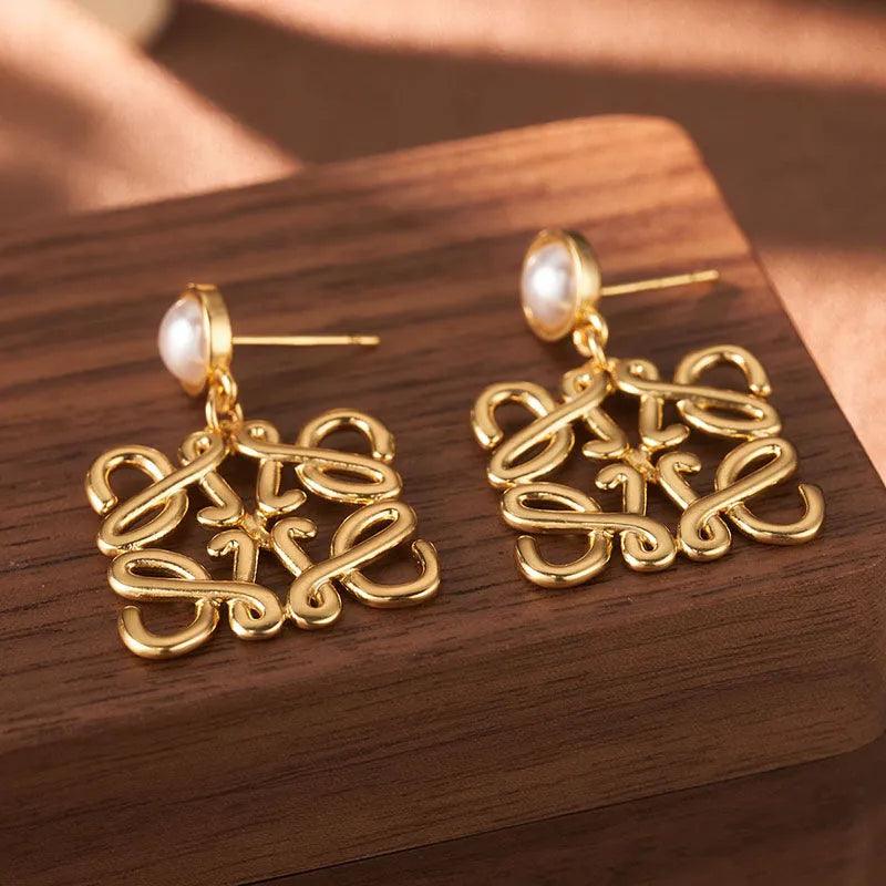 Vintage Filigree-style Pearl Earrings - Elegant Charme