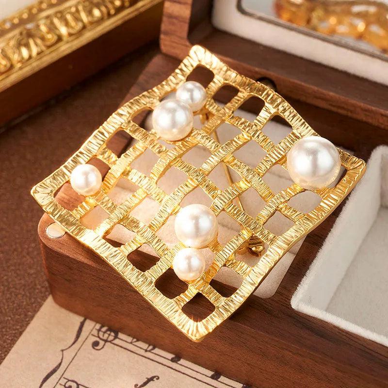 Gold-encrusted Pearl Geometric Brooch - Elegant Charme