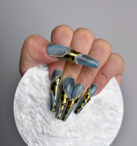 Denim Luxe Leopard Nail - Elegant Charme