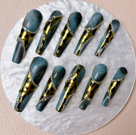 Denim Luxe Leopard Nail - Elegant Charme