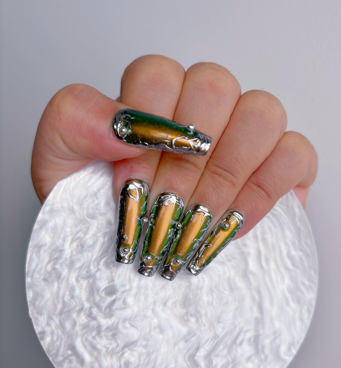 Molten Metallic Luxe Nail - Elegant Charme