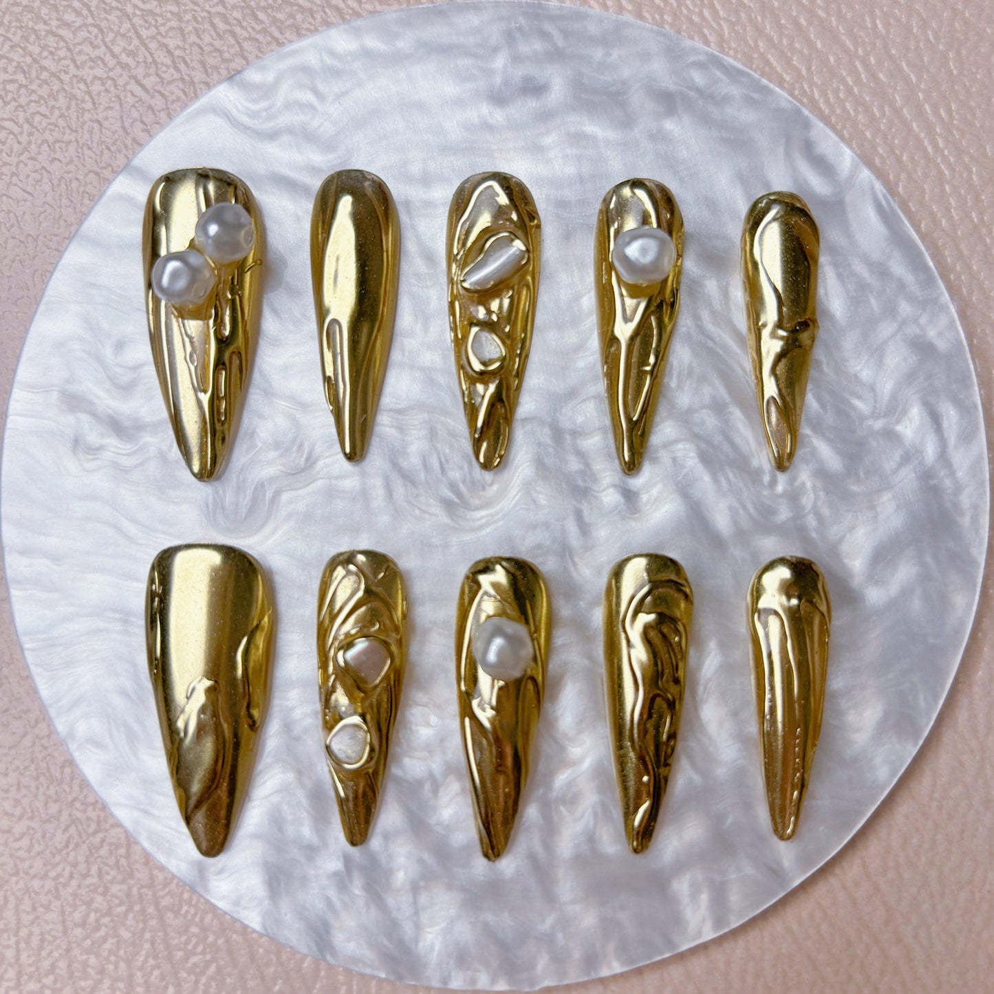Golden Pearl Nail - Elegant Charme