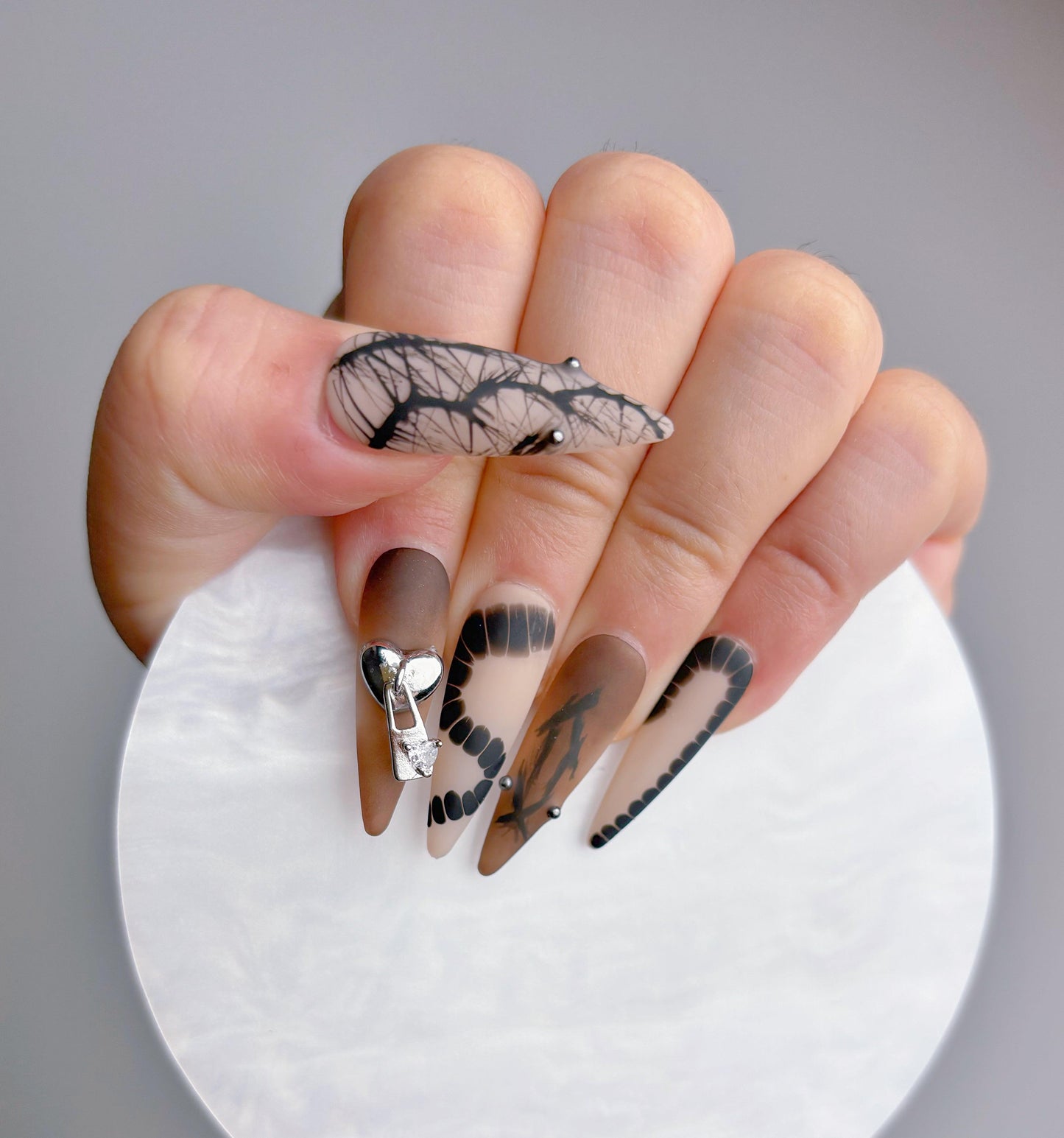 Abstract Chains Press On Nail - Elegant Charme