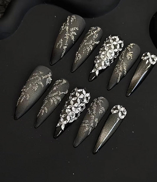 Trend Luxe - Black and Silver - Customizable Handcrafted Press On Nails