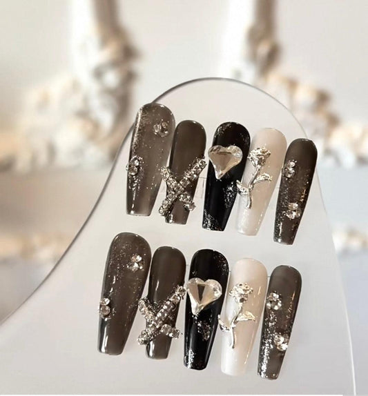 Trend Luxe - Rose and Heart - Customizable Handcrafted Press On Nails