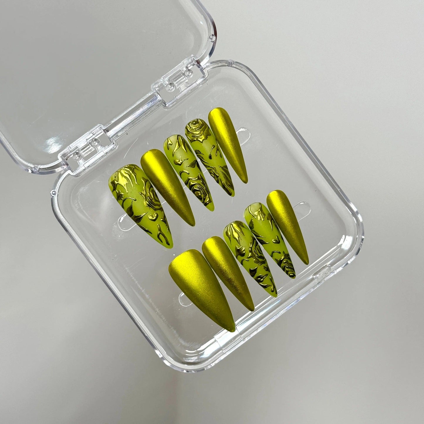 Golden Olive Bloom Nail - Elegant Charme