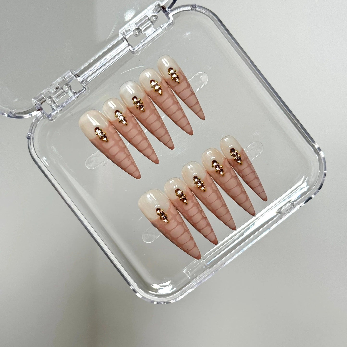 Golden Croc Luxe Nail - Elegant Charme