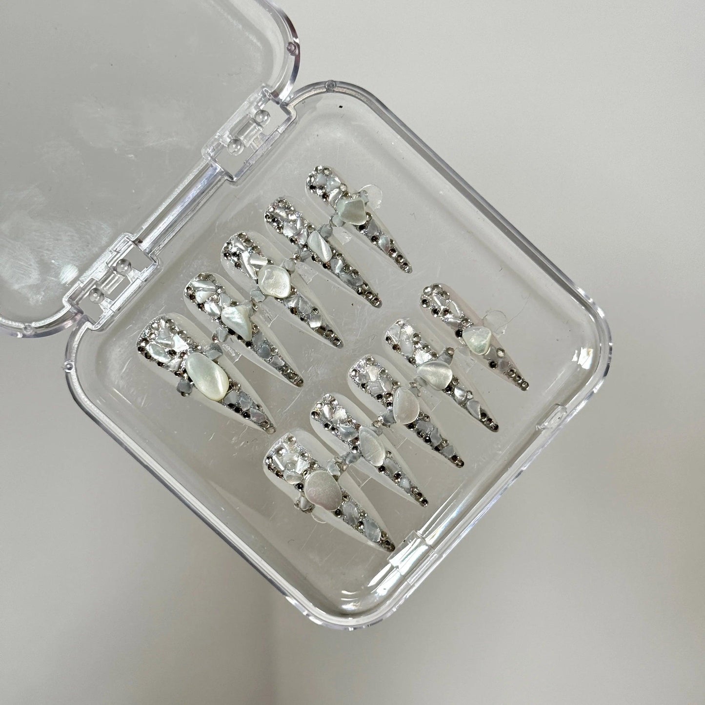 Silver Pearl Luxe Nail - Elegant Charme