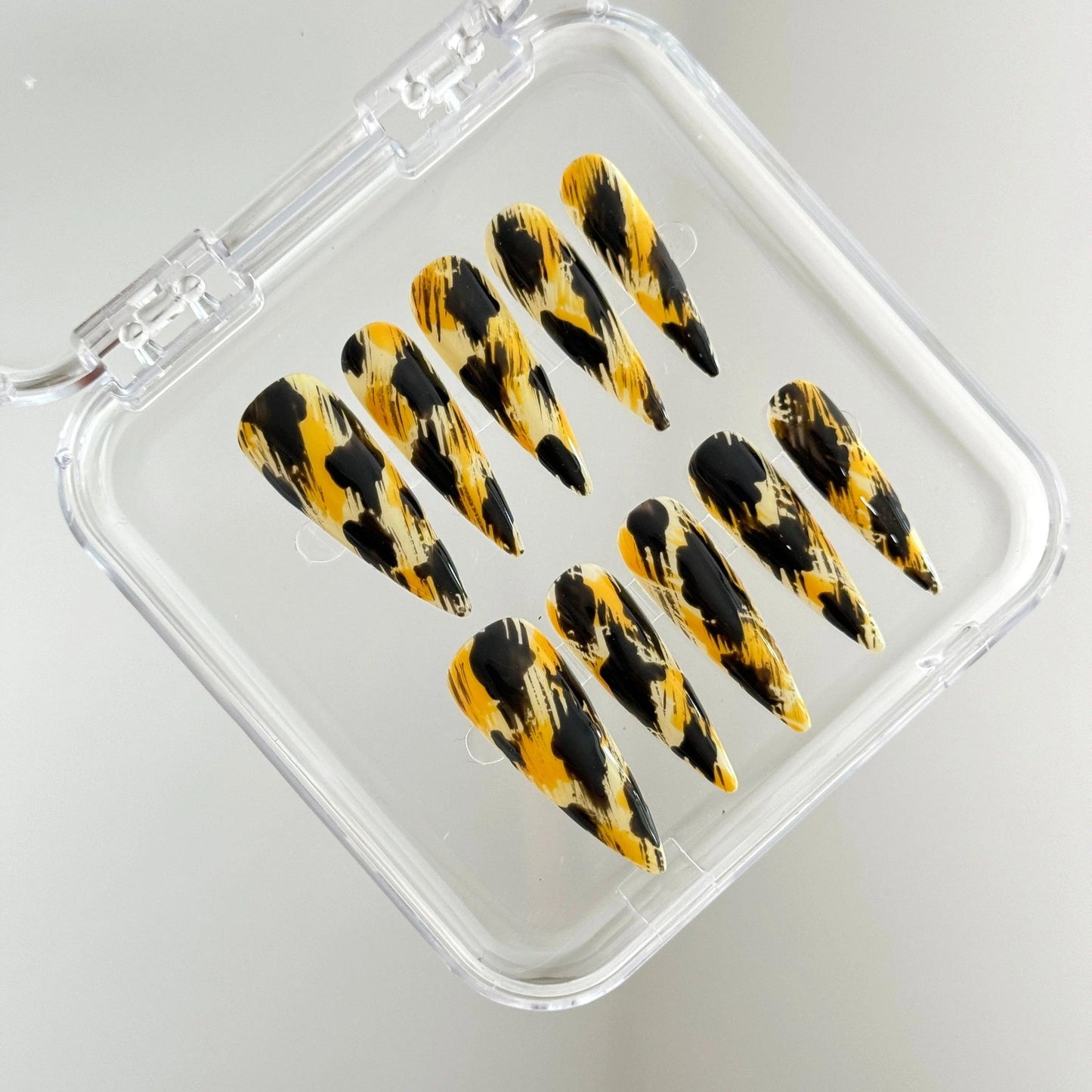 Wild Luxe Leopard Nail - Elegant Charme