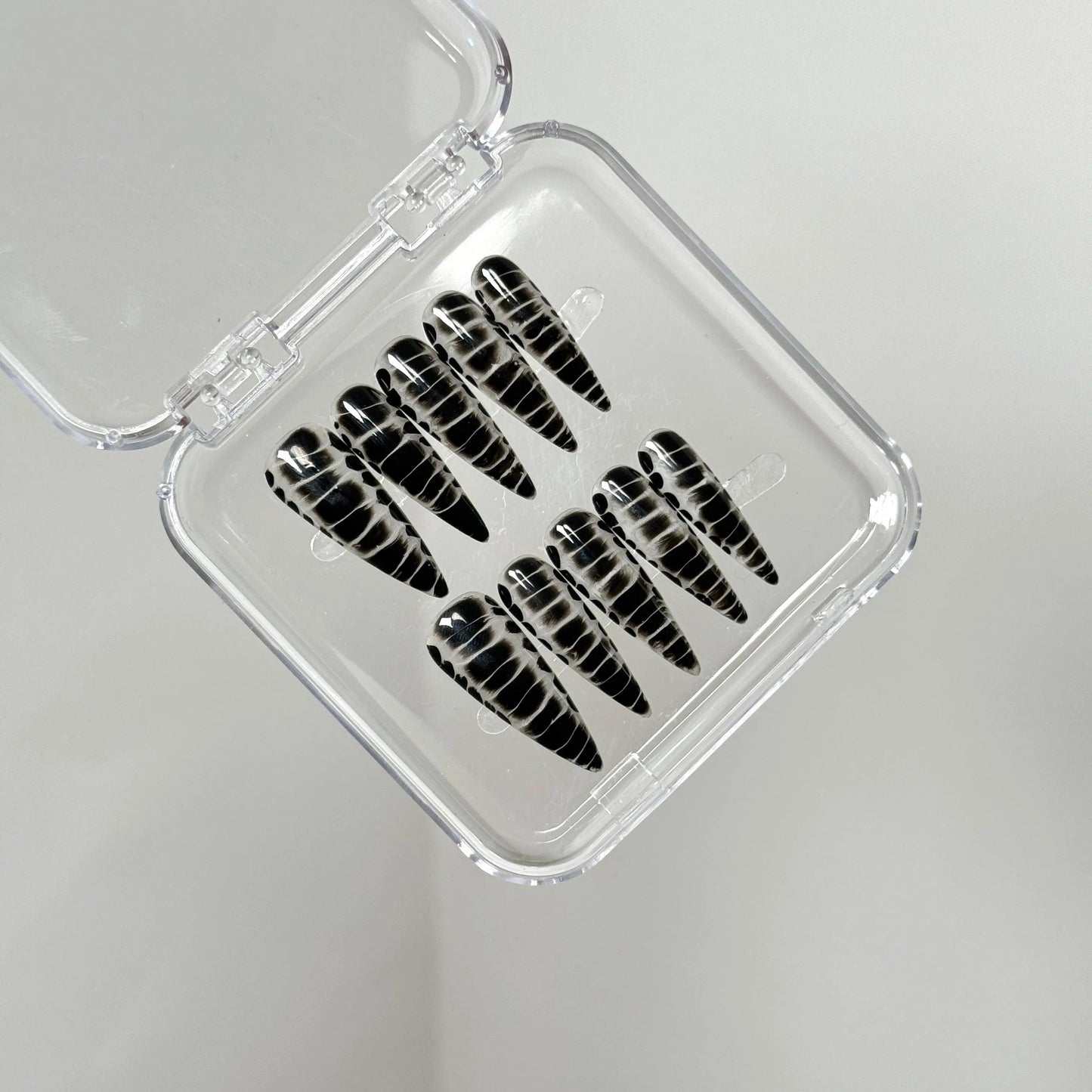 Zebra Chic Nail - Elegant Charme