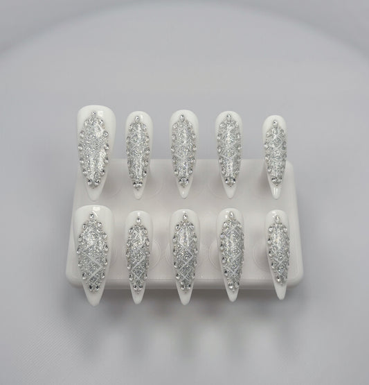 Diamond Luxe Chain Nail - Elegant Charme