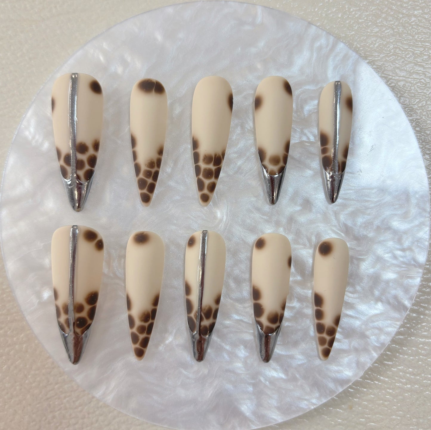Savannah Chic Leopard Nail