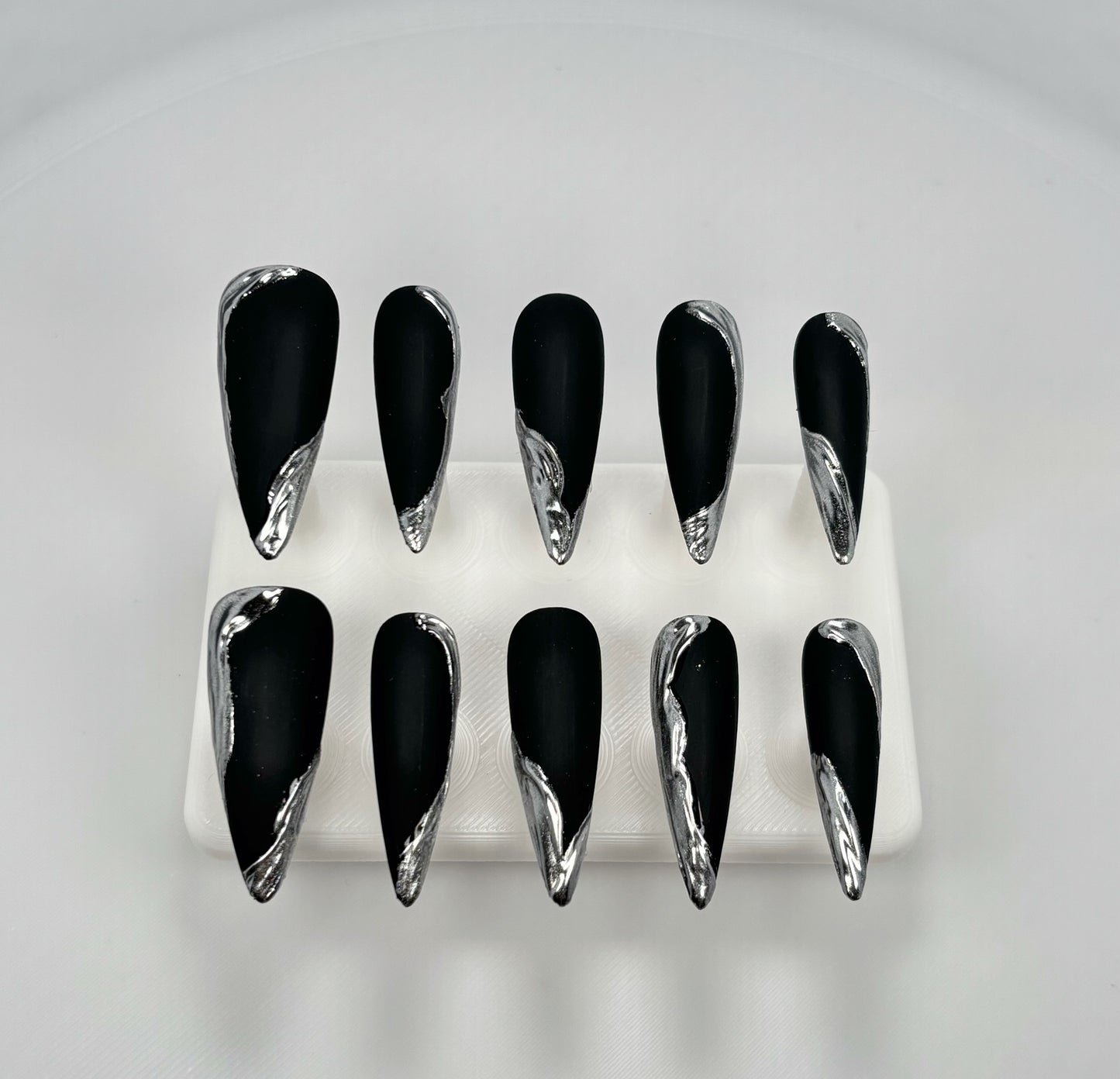 Daily Chic - Black and Silver - Customizable Handcrafted Press On Nails
