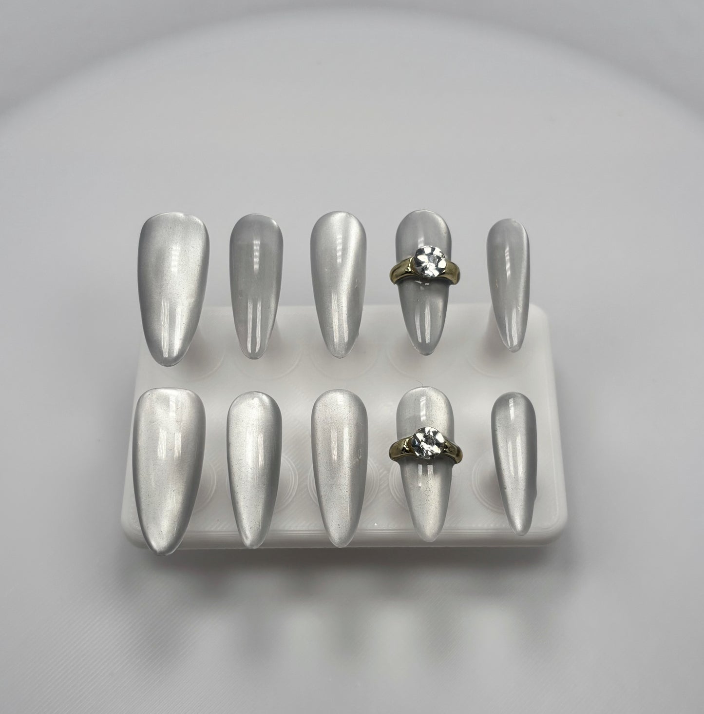 Daily Chic - Silver Ring Shimmer - Customizable Handcrafted Press On Nails