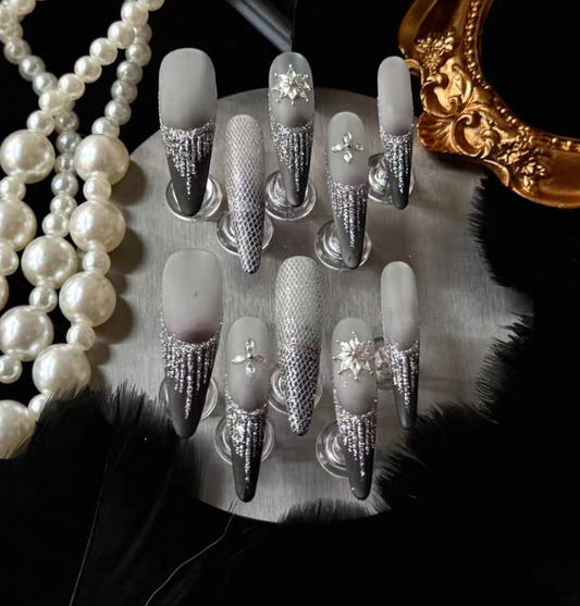 Charme Atelier - Elegant Black & Silver - Customizable Handcrafted Press On Nails