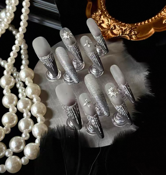 Charme Atelier - Elegant Black & Silver - Customizable Handcrafted Press On Nails