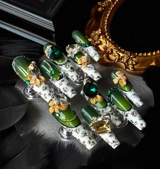 Charme Atelier - Green and Floral - Customizable Handcrafted Press On Nails