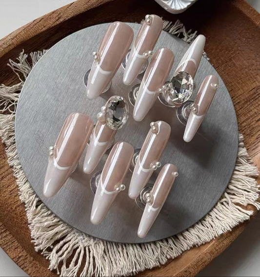 Charme Atelier - Elegant Nude - Customizable Handcrafted Press On Nails