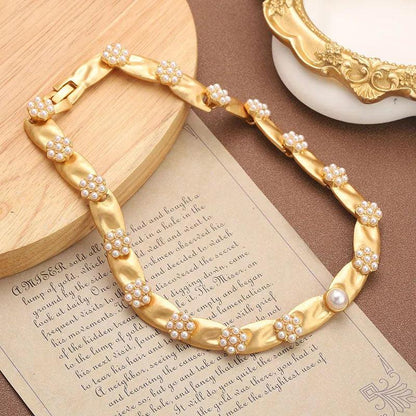 French Flower Pearl Gold-Plated Necklace - Elegant Charme