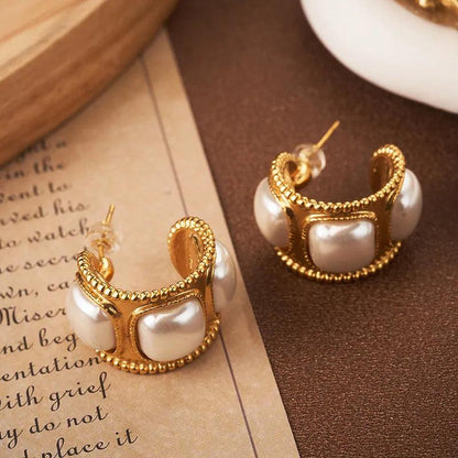 Vintage Pearl Earrings - Elegant Charme