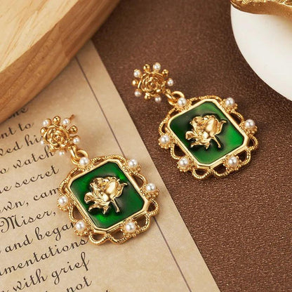 Retro Style Pearl Flower Earrings - Elegant Charme