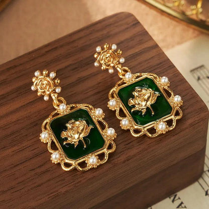 Retro Style Pearl Flower Earrings - Elegant Charme