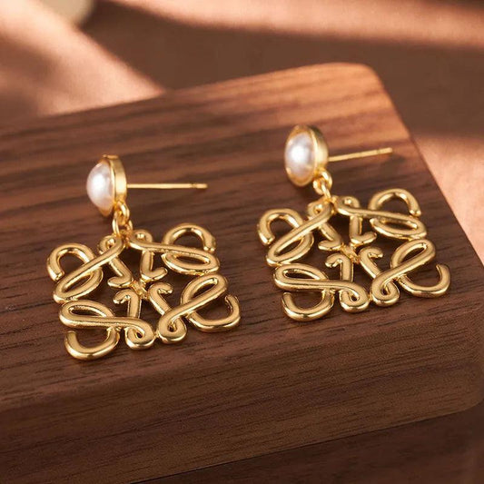 Vintage Filigree-style Pearl Earrings - Elegant Charme