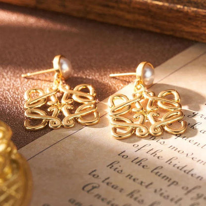 Vintage Filigree-style Pearl Earrings - Elegant Charme