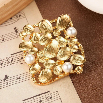Gold Pearl Niche Design Brooch - Elegant Charme