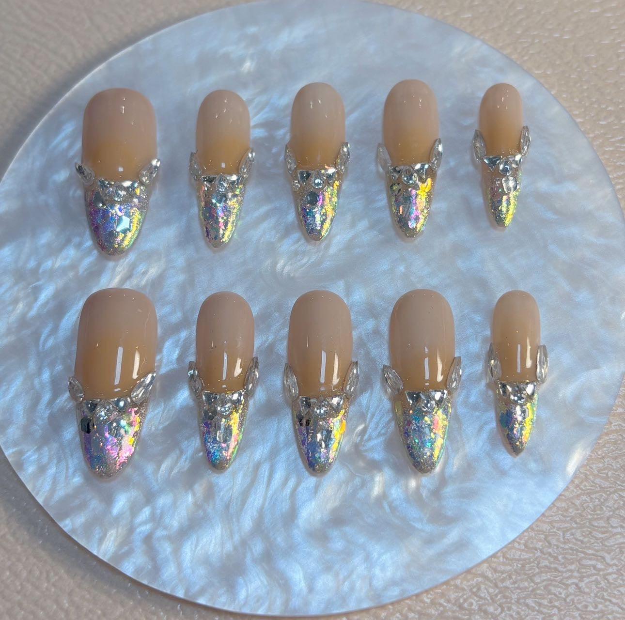 Iridescent Luxe Nail - Elegant Charme
