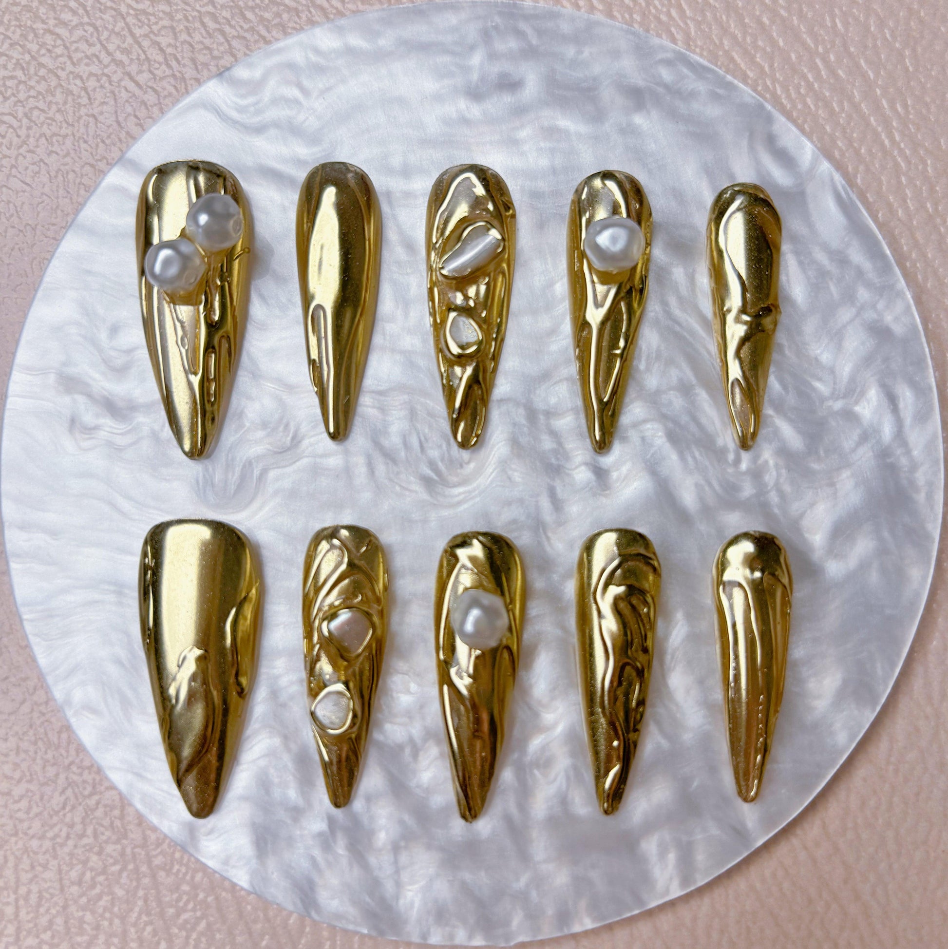 Golden Pearl Nail - Elegant Charme