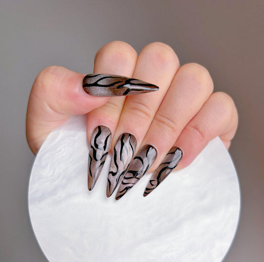 Silver Swirl Press On Nail - Elegant Charme