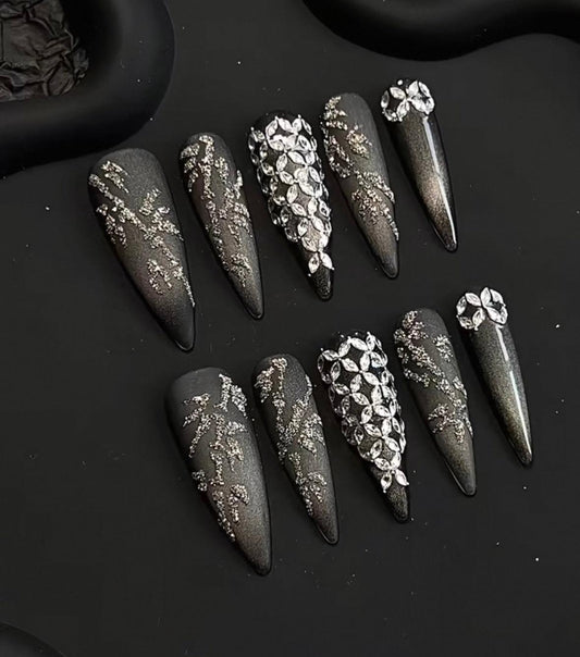 Trend Luxe - Black and Silver - Customizable Handcrafted Press On Nails