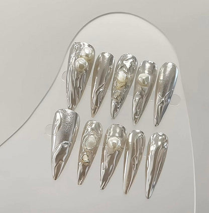 Daily Chic - Silver Pearl Elegance - Customizable Handcrafted Press On Nails