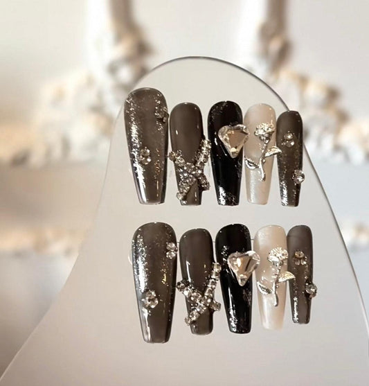 Trend Luxe - Rose and Heart - Customizable Handcrafted Press On Nails