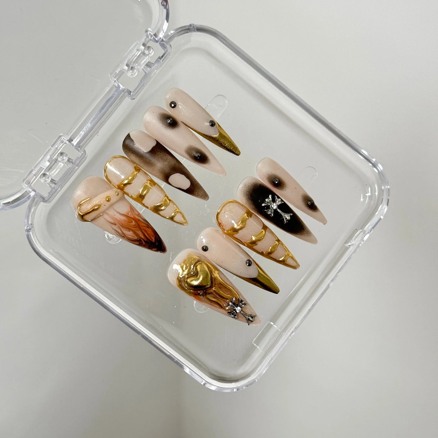 Golden Eclipse Glam Nail - Elegant Charme