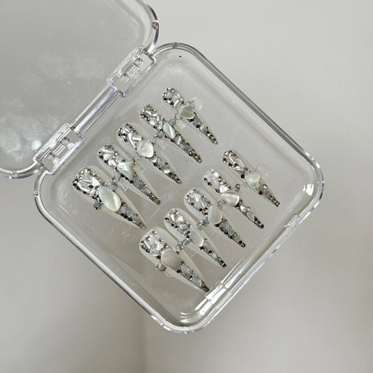 Silver Pearl Luxe Nail - Elegant Charme
