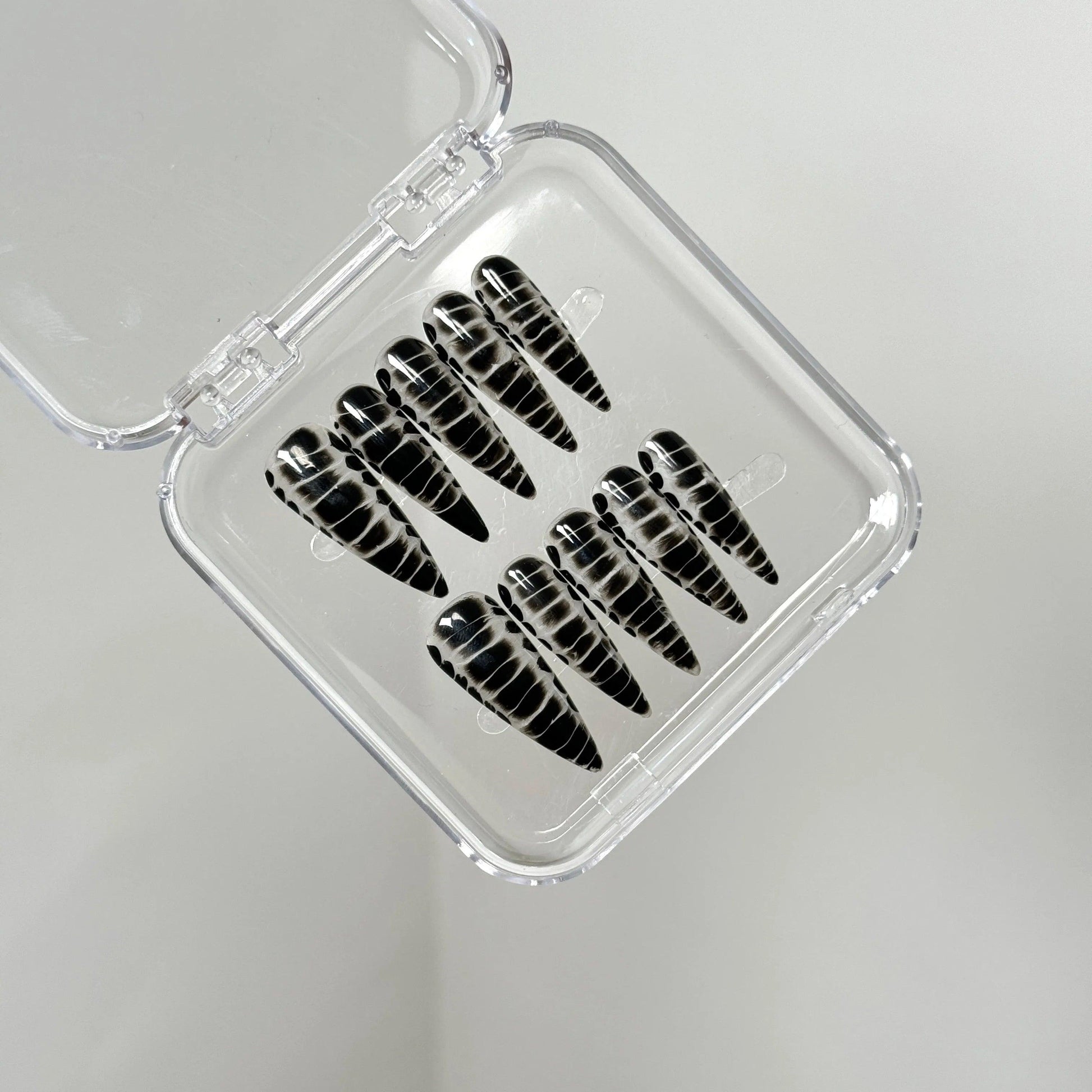 Zebra Chic Nail - Elegant Charme