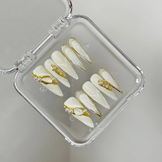 Opulent Frost Nail - Elegant Charme