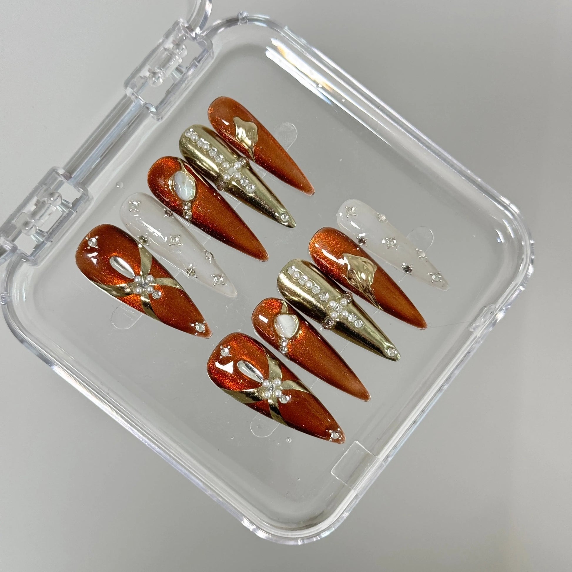 Golden Accent Claw Nail Set - Elegant Charme