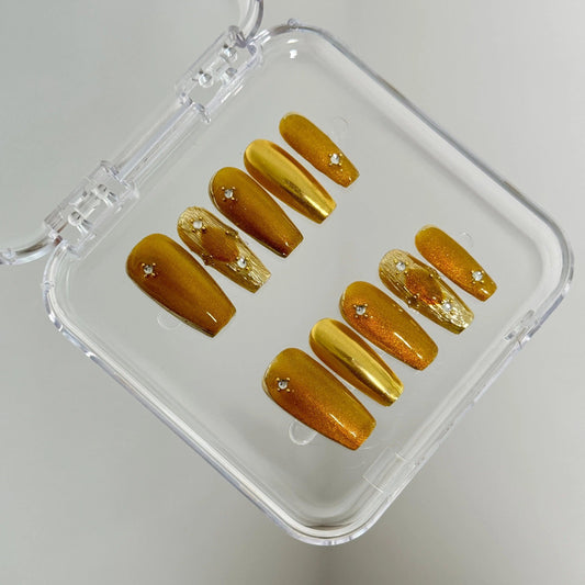 Golden Glamour Rhinestone Nail - Elegant Charme