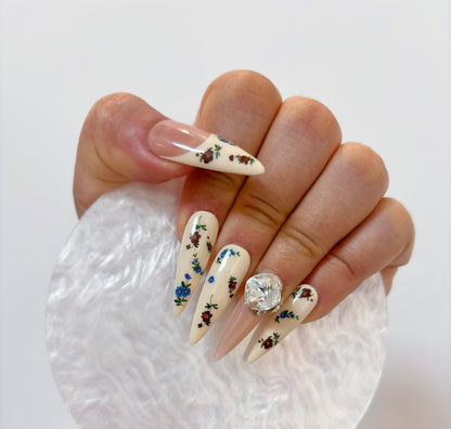 Floral Garden Nail - Elegant Charme