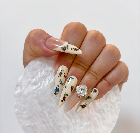 Floral Garden Nail - Elegant Charme