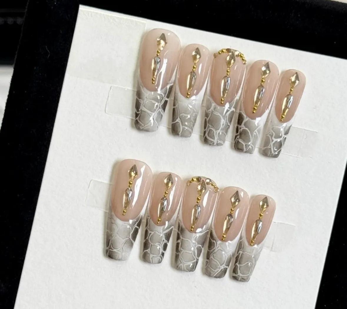 Golden Marble Elegance Nail - Elegant Charme