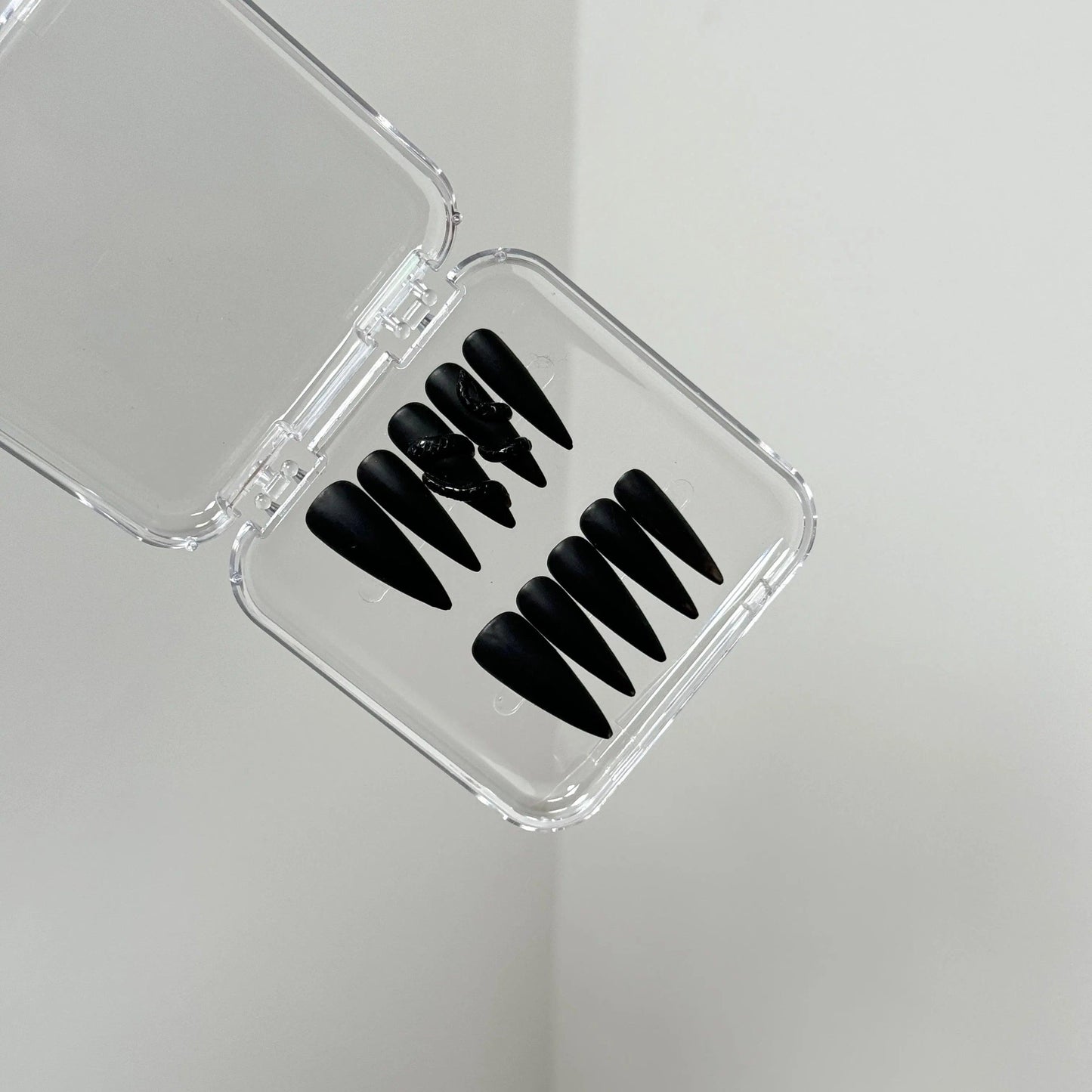 Obsidian Matte Nail - Elegant Charme