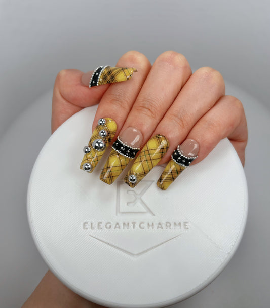 Elegant Touch - Golden Plaid - Customizable Handcrafted Press On Nails